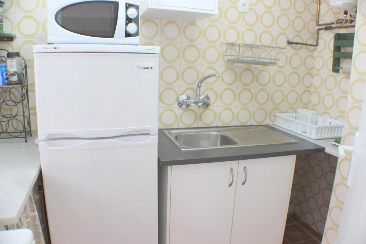 Berganti Apartment Roses 0*,